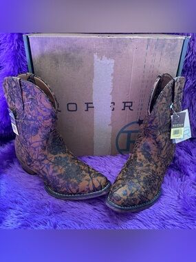 NIB Roper Emma Floral Women's Boots